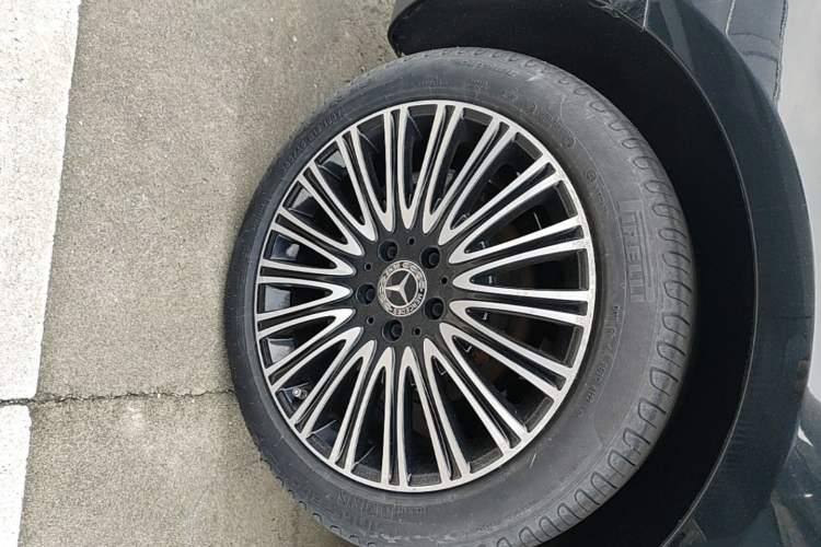 Used Mercedes-Benz E-Class 2023 E 300 L Stylish Model Right Rear Wheel Hub
