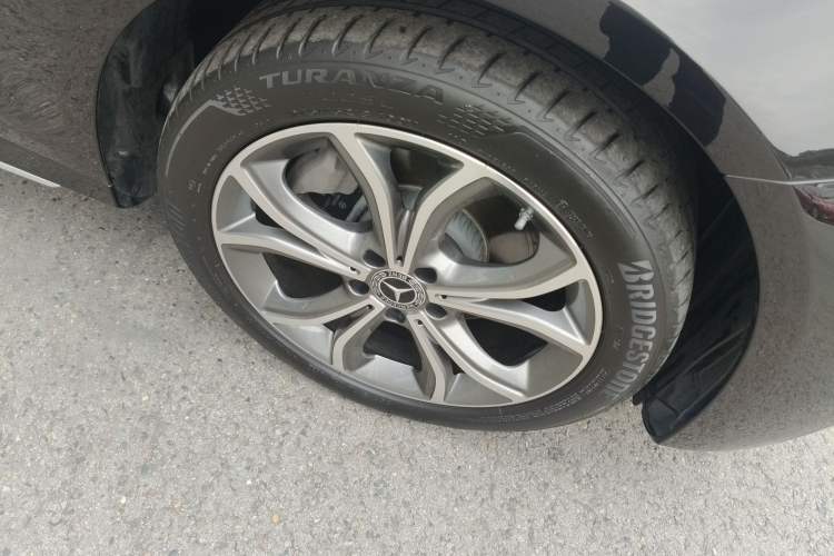 Used Mercedes-Benz E-Class 2023 E 300 L Sporty and Stylish Model Right Rear Wheel Hub
