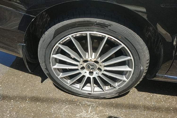 Used Mercedes-Benz E-Class 2023 E 260 L Right Rear Wheel Hub