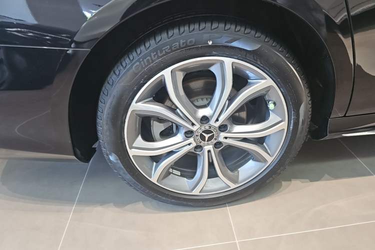 Used Mercedes-Benz E-Class 2023 E 300 L Sport Luxury Edition Right Rear Wheel Hub