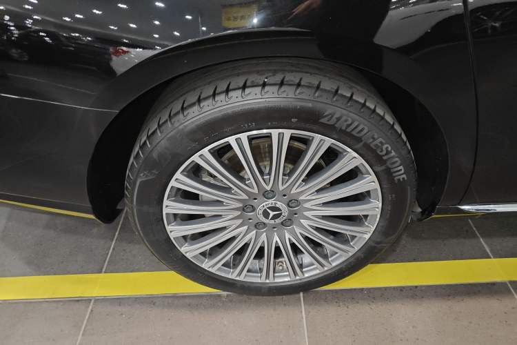 Used Mercedes-Benz E-Class 2023 Facelift E 260 L Right Rear Wheel Hub