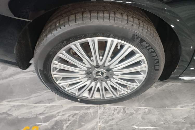 Used Mercedes-Benz E-Class 2023 Updated E 300 L Fashion Edition Right Rear Wheel Hub