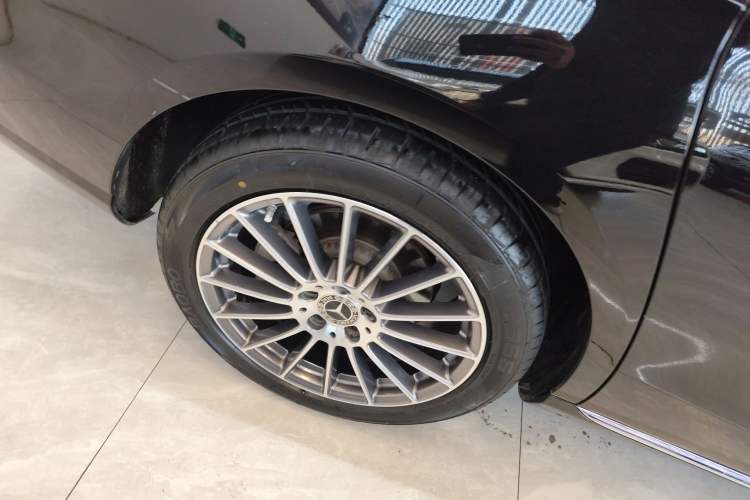 Used Mercedes-Benz E-Class 2023 E 260 L Right Rear Wheel Hub