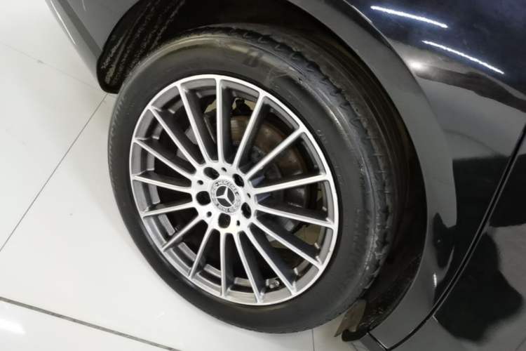 Used Mercedes-Benz E-Class 2023 E 260 L Right Rear Wheel Hub