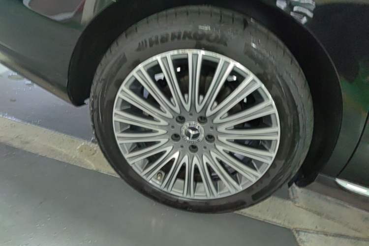 Used Mercedes-Benz E-Class 2023 Updated E 300 L Fashion Edition Right Rear Wheel Hub