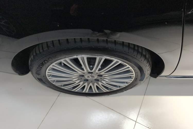 Used Mercedes-Benz E-Class 2023 E 300 L Stylish Model Right Rear Wheel Hub