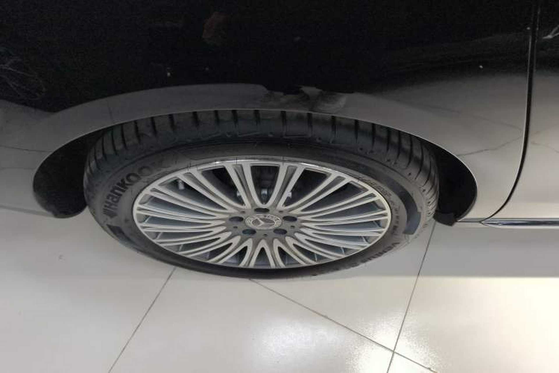 Used Mercedes-Benz E-Class 2023 E 300 L Stylish Model Right Rear Wheel Hub
