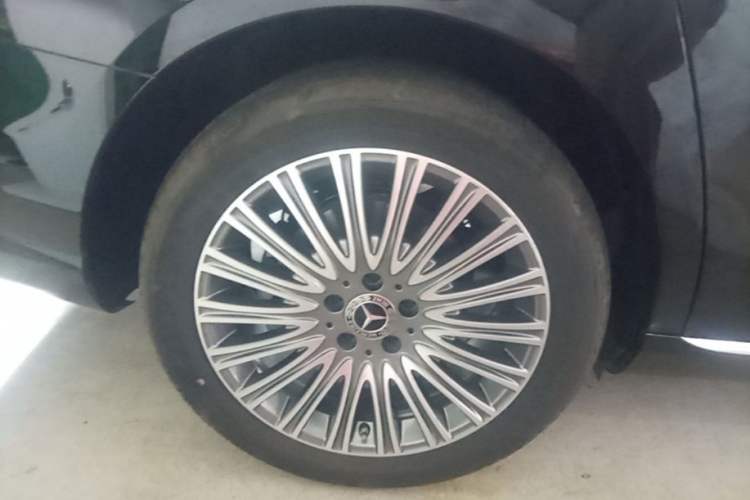 Used Mercedes-Benz E-Class 2023 Updated E 300 L Fashion Edition Right Rear Wheel Hub
