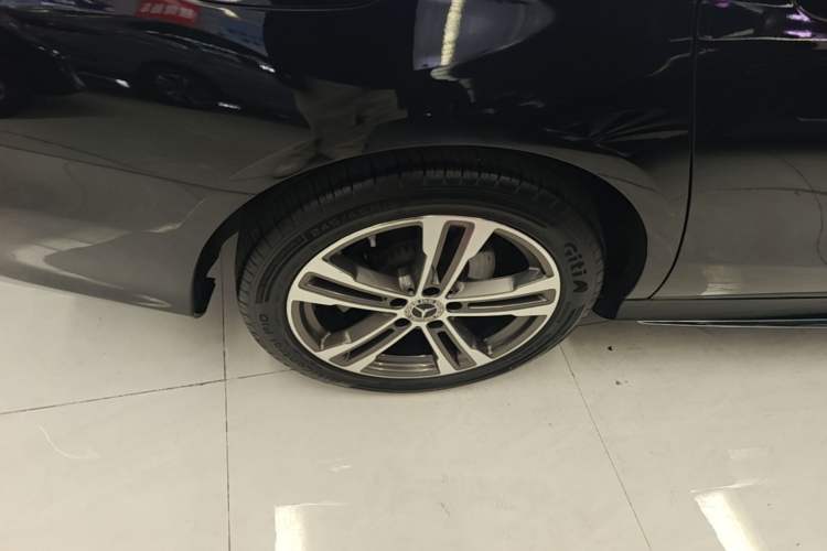 Used Mercedes-Benz E-Class 2023 Restyled E 260 L Sport Edition Right Rear Wheel Hub