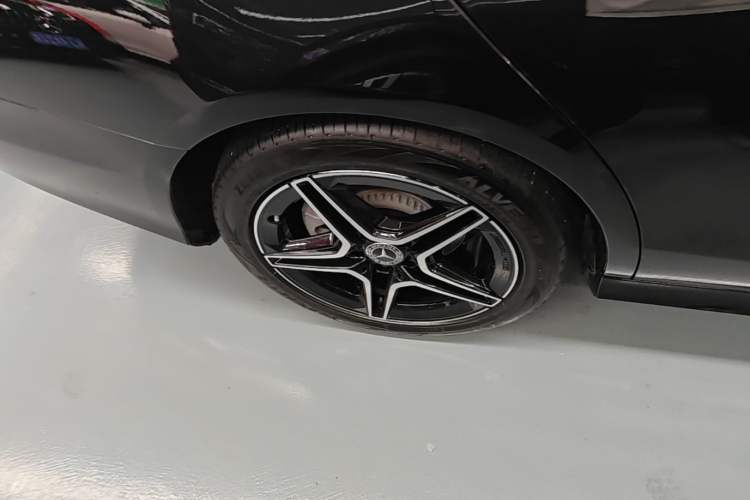 Used Mercedes-Benz E-Class 2023 E 300 Stylish Sports Edition Right Rear Wheel Hub