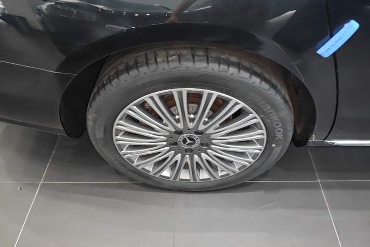 Used Mercedes-Benz E-Class 2023 Updated E 300 L Fashion Edition Right Rear Wheel Hub