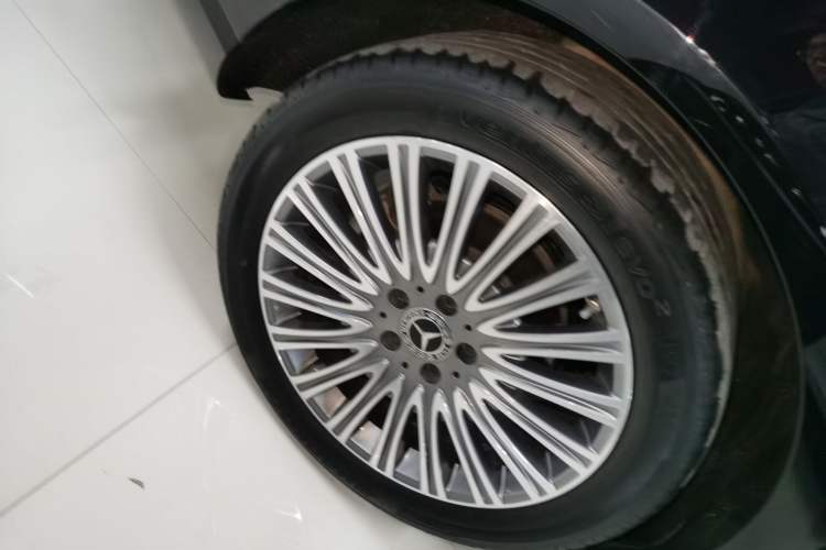 Used Mercedes-Benz E-Class 2023 Updated E 300 L Luxury Edition Right Rear Wheel Hub