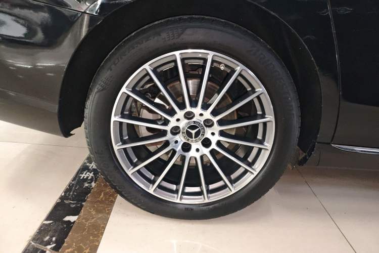 Used Mercedes-Benz E-Class 2023 E 260 L Right Rear Wheel Hub