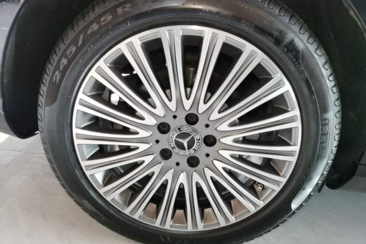 Used Mercedes-Benz E-Class 2023 E 300 L Luxury Model Right Rear Wheel Hub