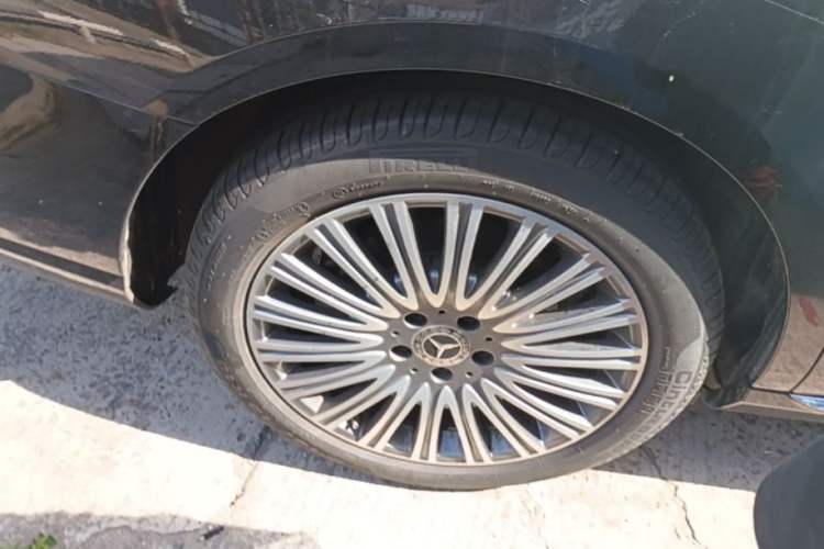 Used Mercedes-Benz E-Class 2023 Updated E 300 L Fashion Edition Right Rear Wheel Hub