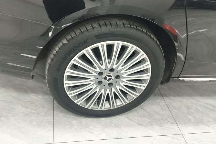 Used Mercedes-Benz E-Class 2023 E 300 L Stylish Model Right Rear Wheel Hub
