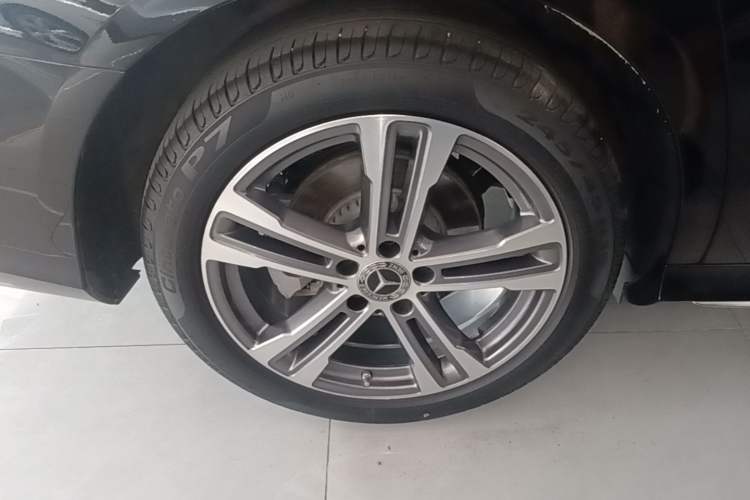 Used Mercedes-Benz E-Class 2023 E 260 L Sport Edition Right Rear Wheel Hub