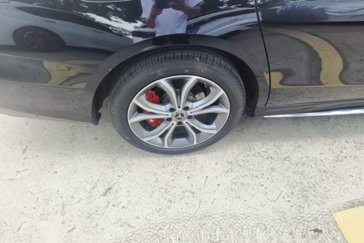 Used Mercedes-Benz E-Class 2023 E 300 L Sport Luxury Edition Right Rear Wheel Hub