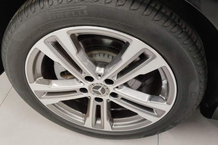 Used Mercedes-Benz E-Class 2023 Restyled E 260 L Sport Edition Right Rear Wheel Hub