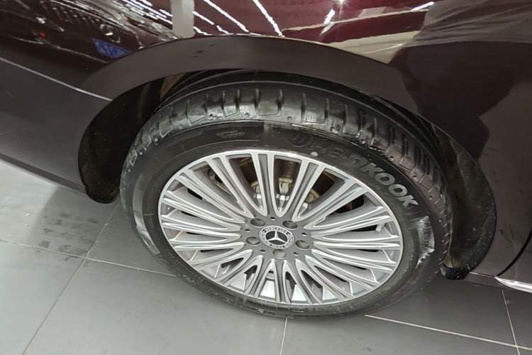 Used Mercedes-Benz E-Class 2023 E 300 L Stylish Model Right Rear Wheel Hub