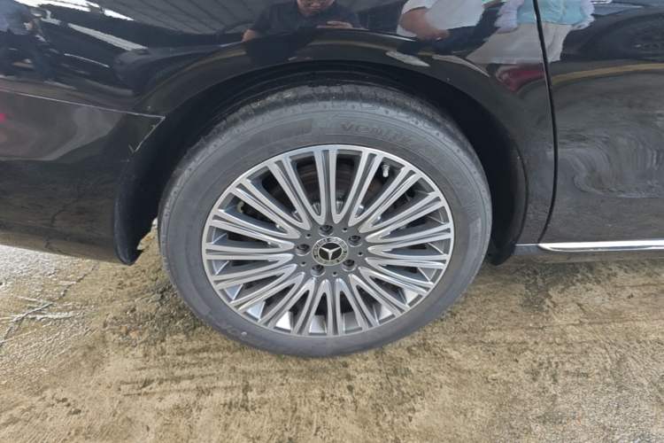 Used Mercedes-Benz E-Class 2023 Updated E 300 L Luxury Edition Right Rear Wheel Hub