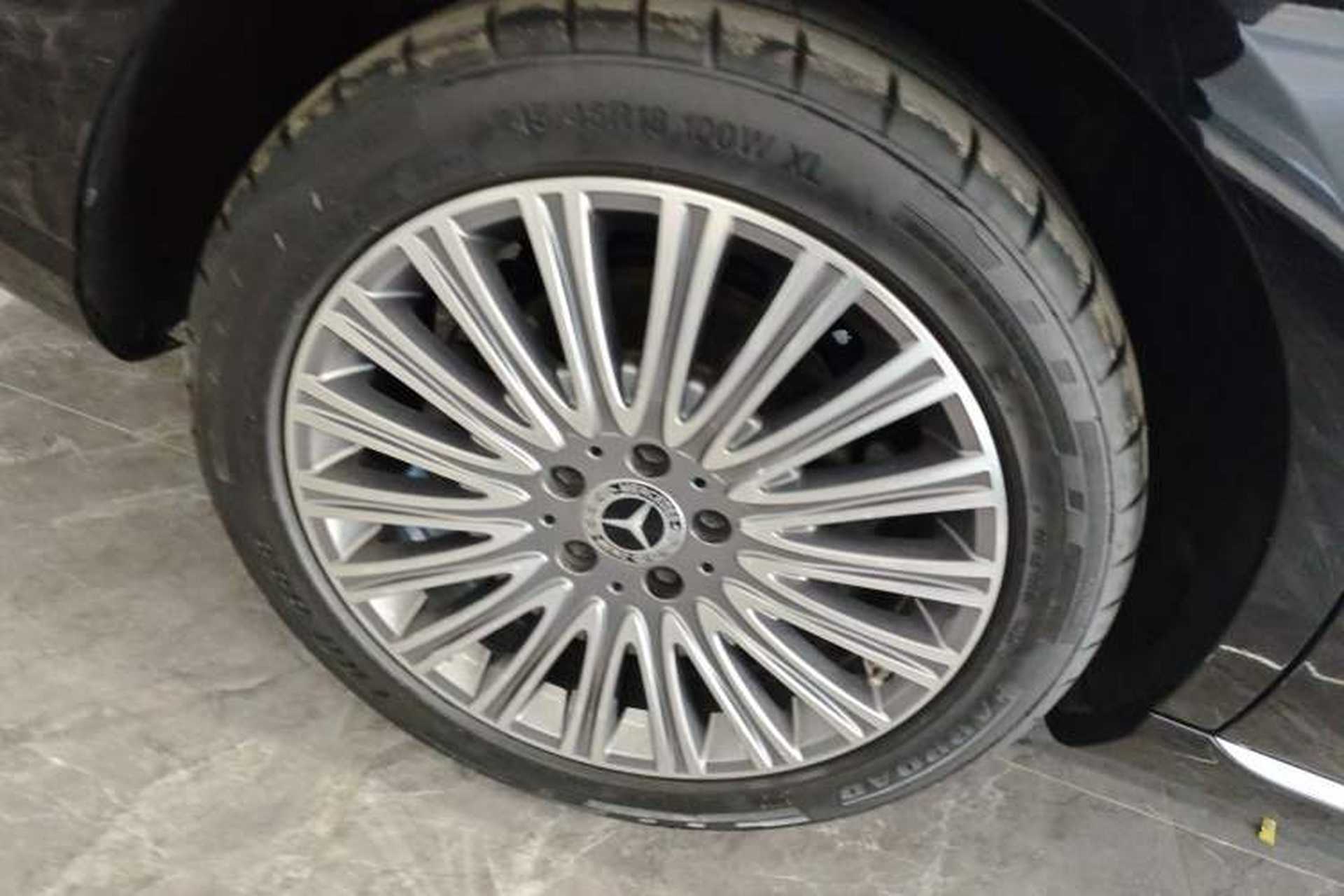 Used Mercedes-Benz E-Class 2023 Updated E 300 L Fashion Edition Right Rear Wheel Hub