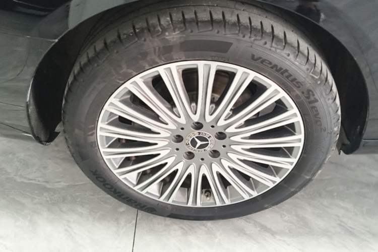 Used Mercedes-Benz E-Class 2023 Updated E 300 L Fashion Edition Right Rear Wheel Hub