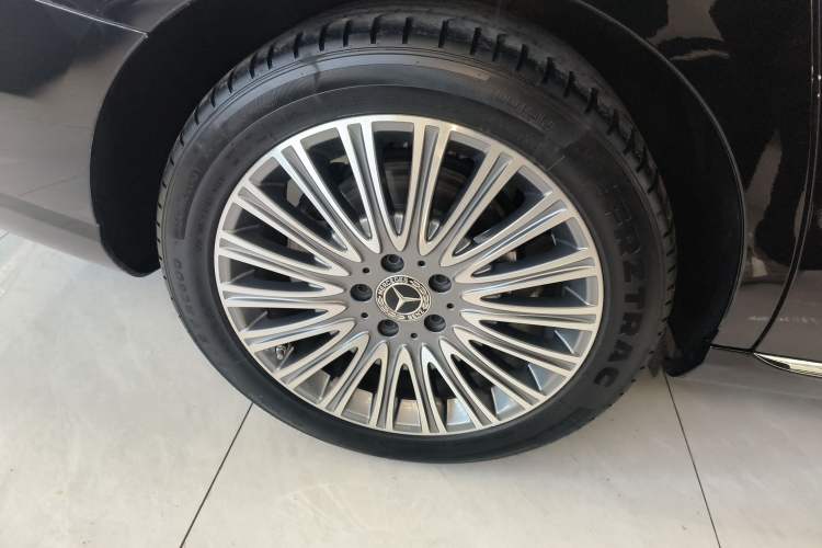 Used Mercedes-Benz E-Class 2023 E 300 L Stylish Model Right Rear Wheel Hub