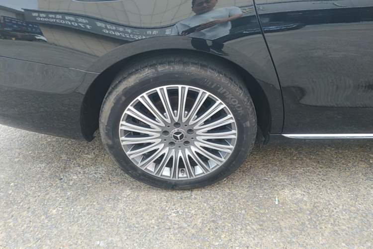 Used Mercedes-Benz E-Class 2023 E 300 L Stylish Model Right Rear Wheel Hub