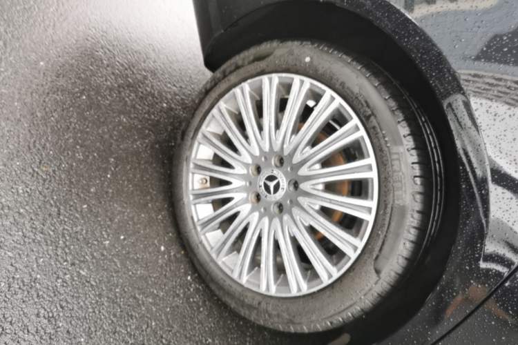 Used Mercedes-Benz E-Class 2023 E 300 L Luxury Model Right Rear Wheel Hub