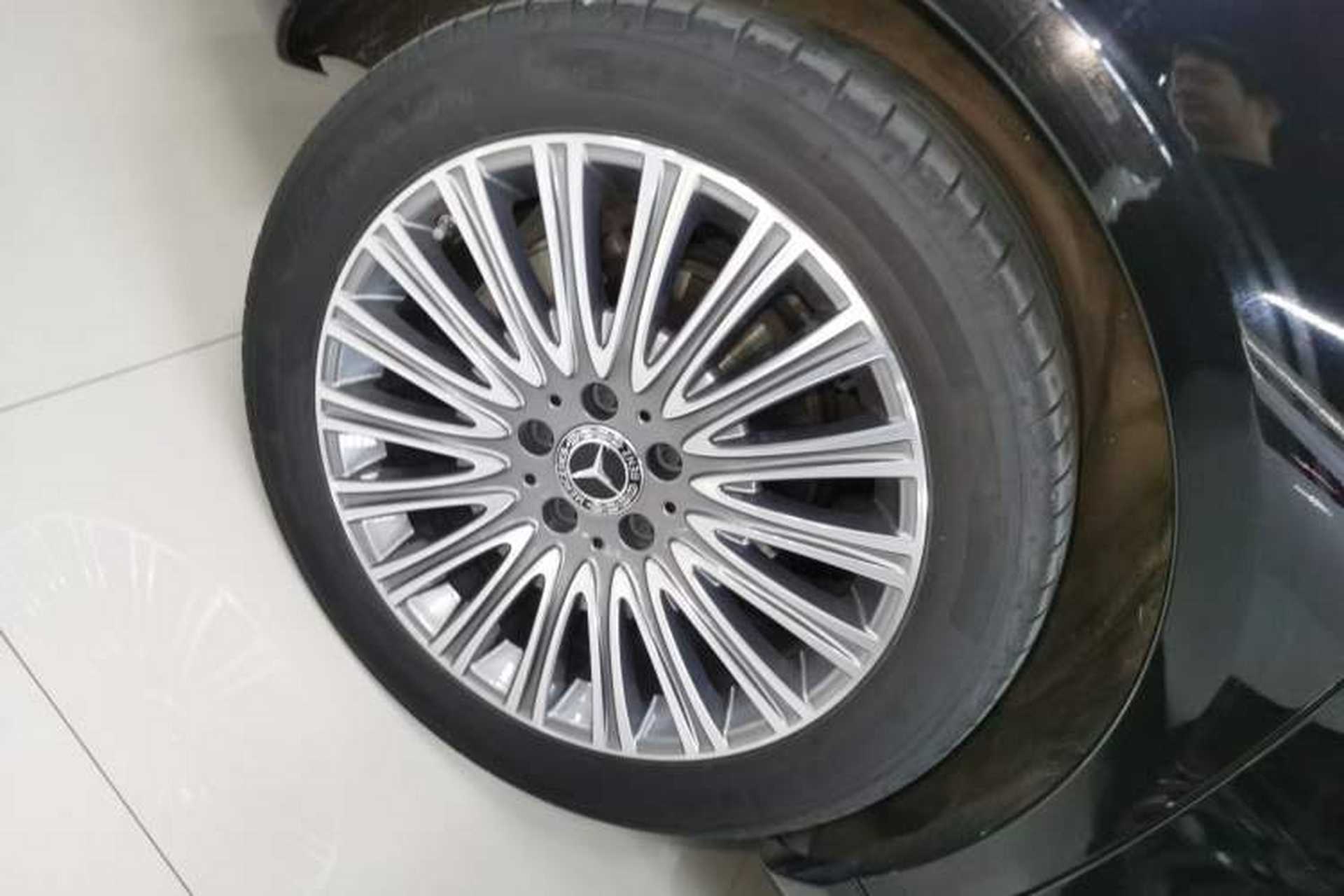 Used Mercedes-Benz E-Class 2023 E 300 L Luxury Model Right Rear Wheel Hub