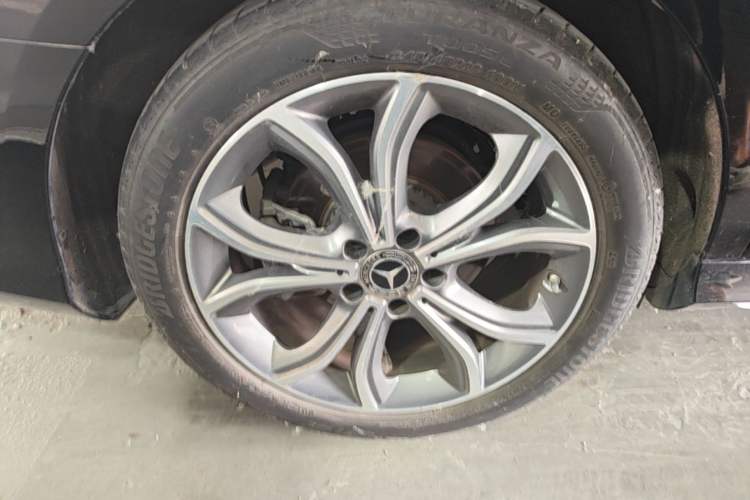 Used Mercedes-Benz E-Class 2023 Restyled E 300 L Sport Luxury Edition Right Rear Wheel Hub