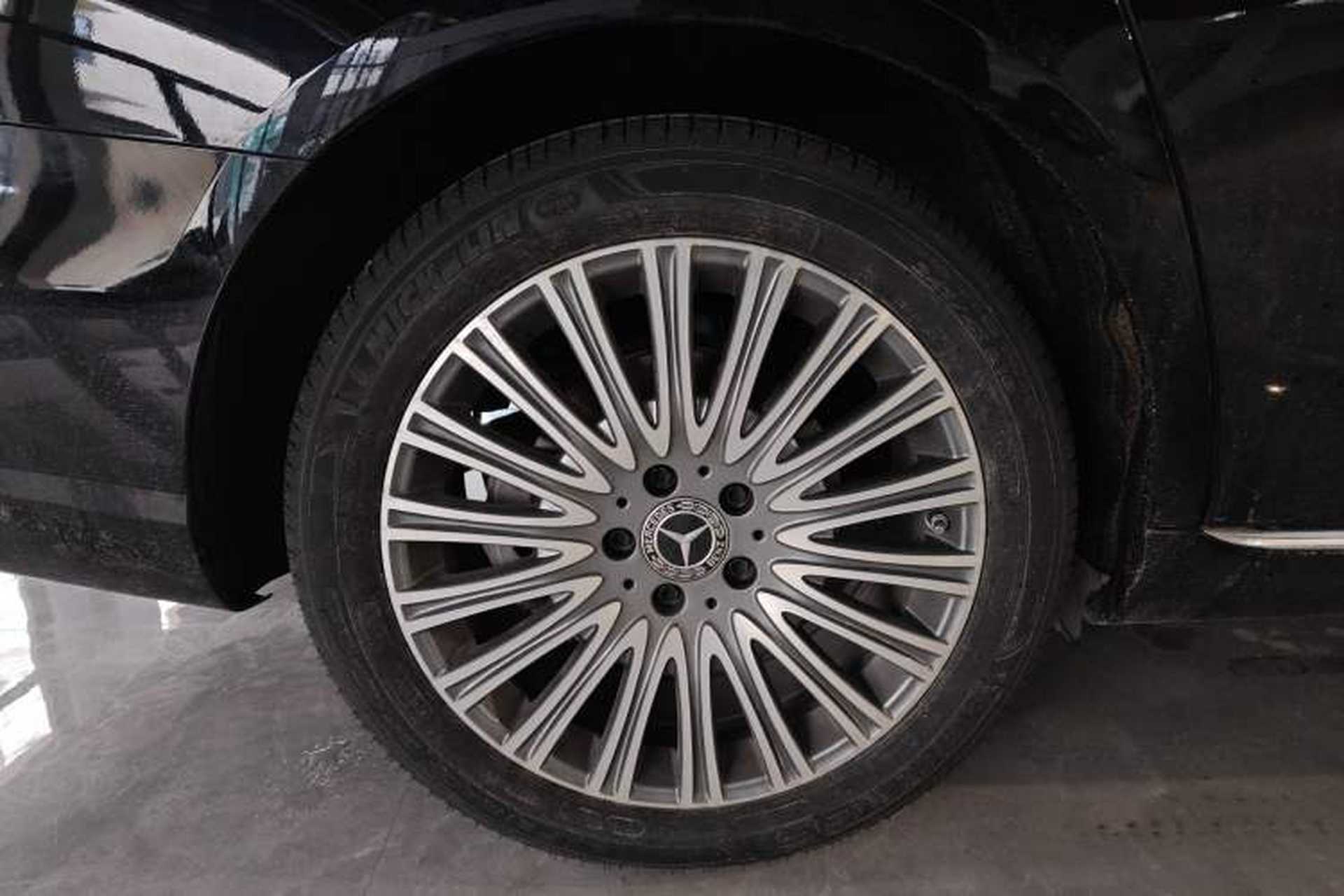 Used Mercedes-Benz E-Class 2023 Updated E 300 L Luxury Edition Right Rear Wheel Hub