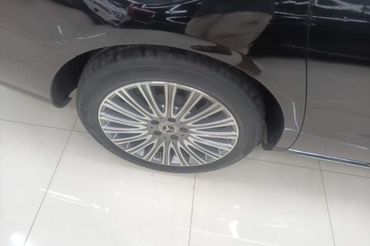 Used Mercedes-Benz E-Class 2023 E 300 L Stylish Model Right Rear Wheel Hub