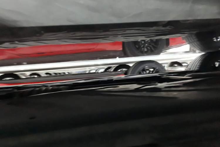 Used Mercedes-Benz E-Class 2023 E 300 L Luxury Model Right Side Sill