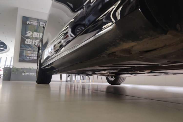 Used Mercedes-Benz E-Class 2023 E 260 L Sport Edition Right Side Sill