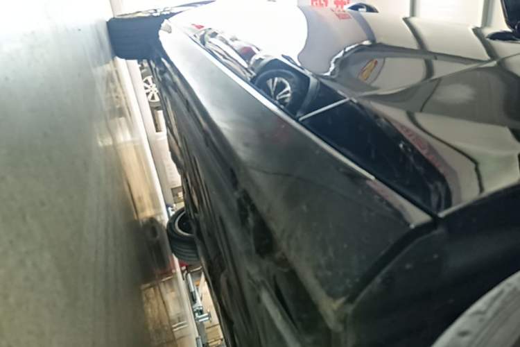 Used Mercedes-Benz E-Class 2023 Updated E 300 L Fashion Edition Right Side Sill