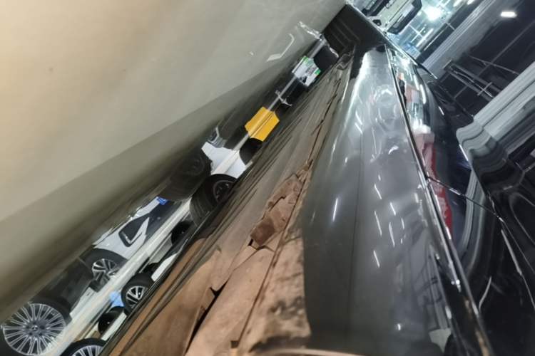 Used Mercedes-Benz E-Class 2023 E 300 L Stylish Model Right Side Sill
