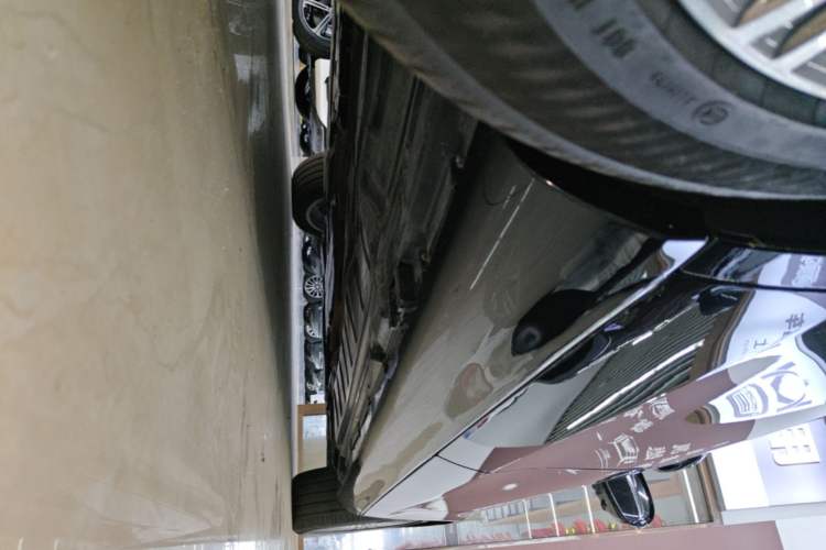 Used Mercedes-Benz E-Class 2023 E 300 L Luxury Model Right Side Sill