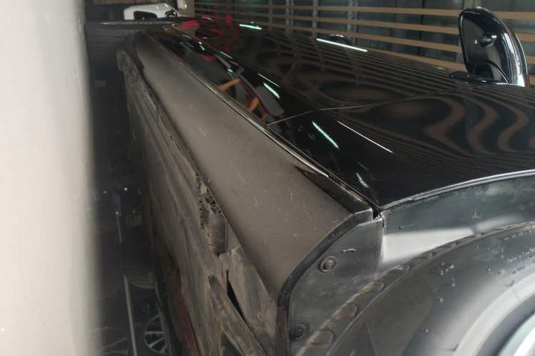 Used Mercedes-Benz E-Class 2023 Updated E 300 L Luxury Edition Right Side Sill