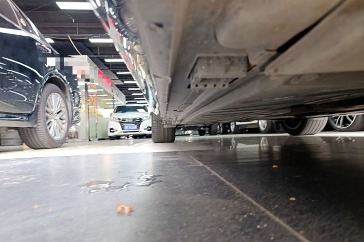 Used Mercedes-Benz E-Class 2023 Updated E 300 L Fashion Edition Right Side Sill