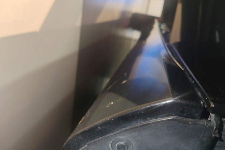 Used Mercedes-Benz E-Class 2023 Updated E 300 L Fashion Edition Right Side Sill