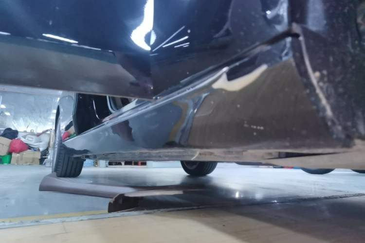 Used Mercedes-Benz E-Class 2023 Updated E 300 L Luxury Edition Right Side Sill