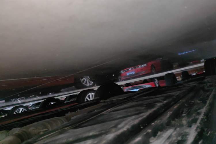 Used Mercedes-Benz E-Class 2023 Updated E 300 L Fashion Edition Right Side Sill