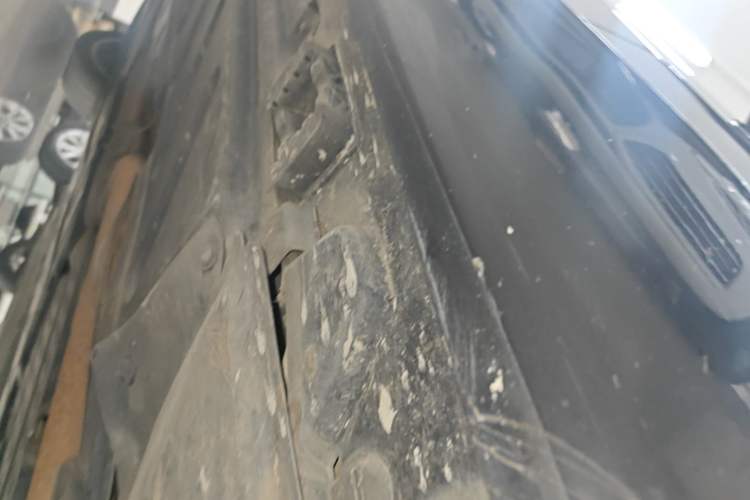 Used Mercedes-Benz E-Class 2023 Revised E 300 L Prestige Edition Right Side Sill