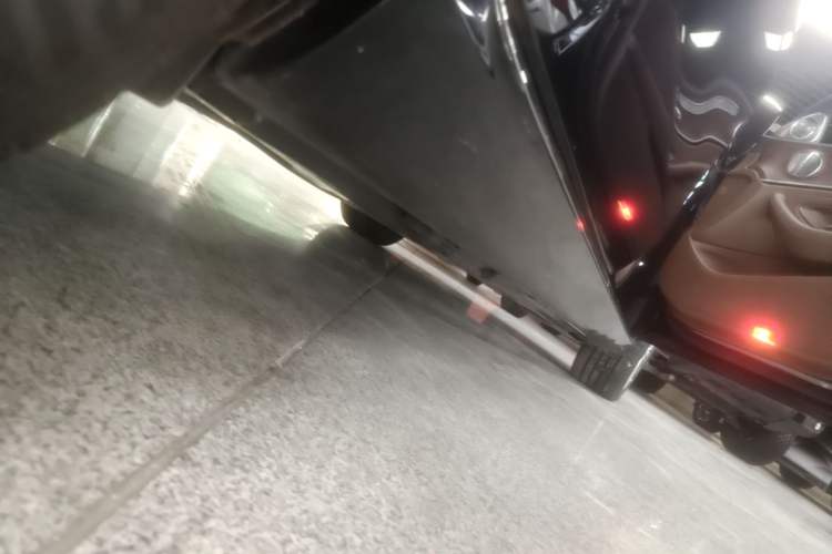 Used Mercedes-Benz E-Class 2023 E 260 L Right Side Sill
