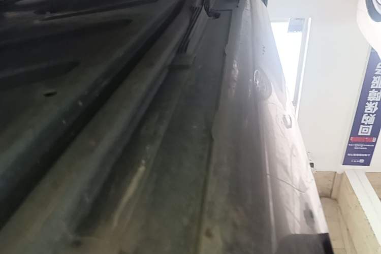 Used Mercedes-Benz E-Class 2023 Updated E 300 L Fashion Edition Right Side Sill