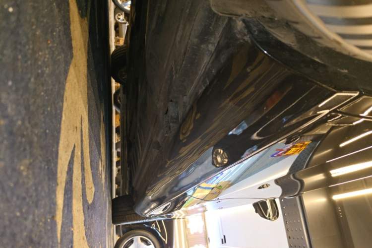 Used Mercedes-Benz E-Class 2023 E 300 L Luxury Model Right Side Sill