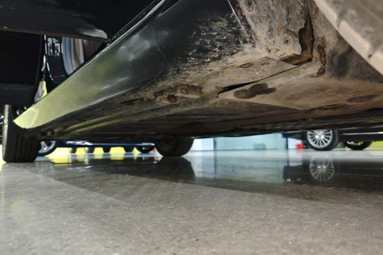 Used Mercedes-Benz E-Class 2023 Facelift E 260 L Right Side Sill