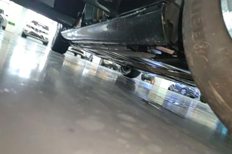 Used Mercedes-Benz E-Class 2023 Updated E 300 L Fashion Edition Right Side Sill